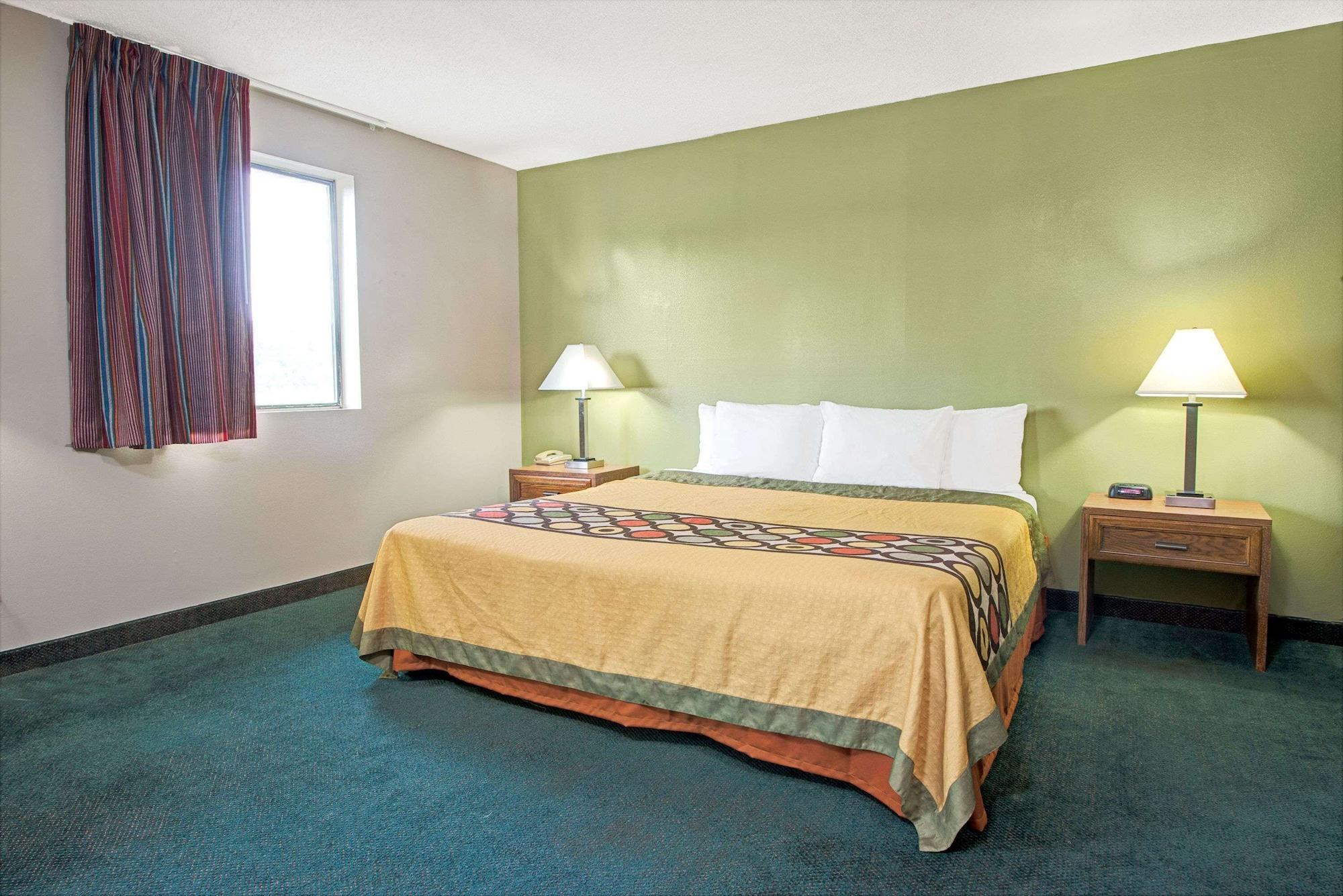 Hotel Super 8 By Wyndham Eureka/Six Flags Nearby Exterior foto